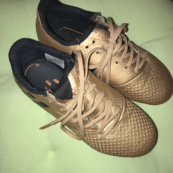 messi gold cleats